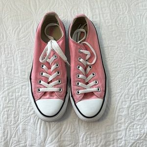 pink women’s converse